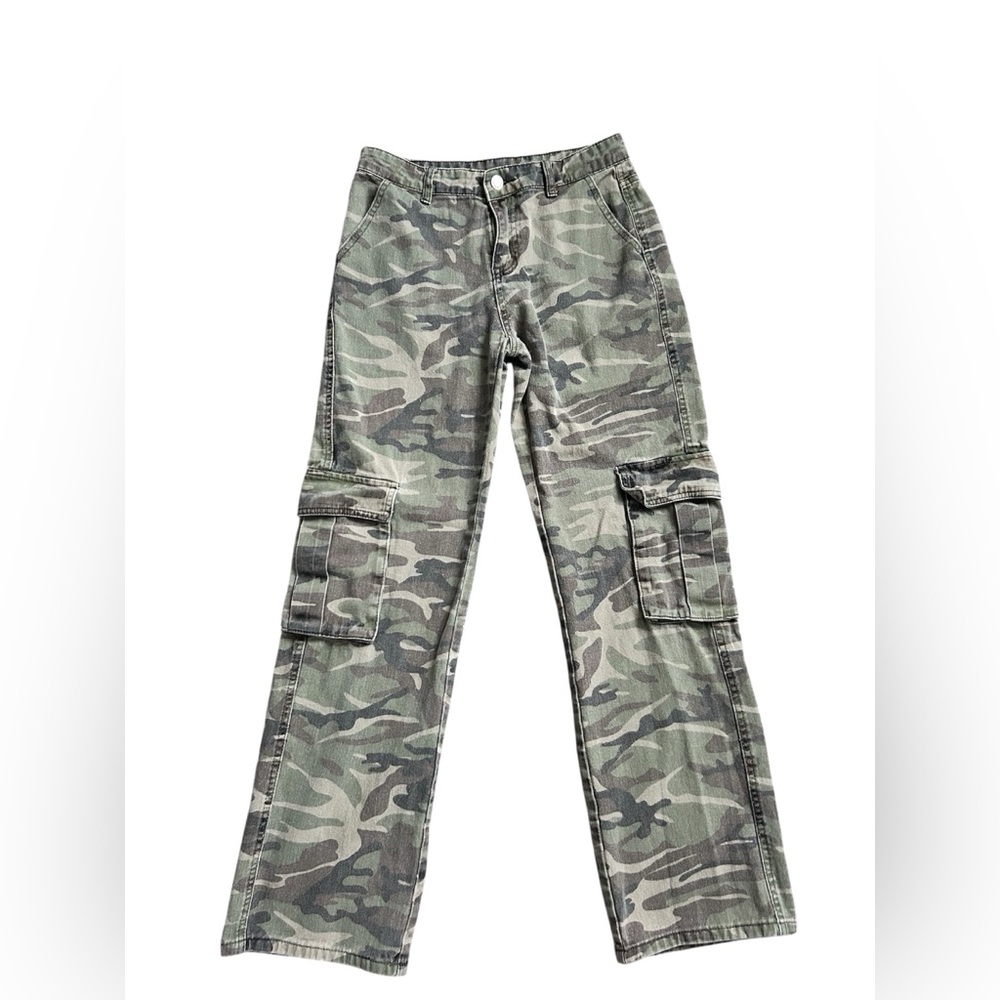SHEIN Men’s Camo Cargo Pants size small
